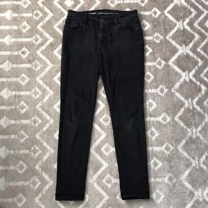 🌿 10/1 Old Navy Black Super Skinny Jeans
